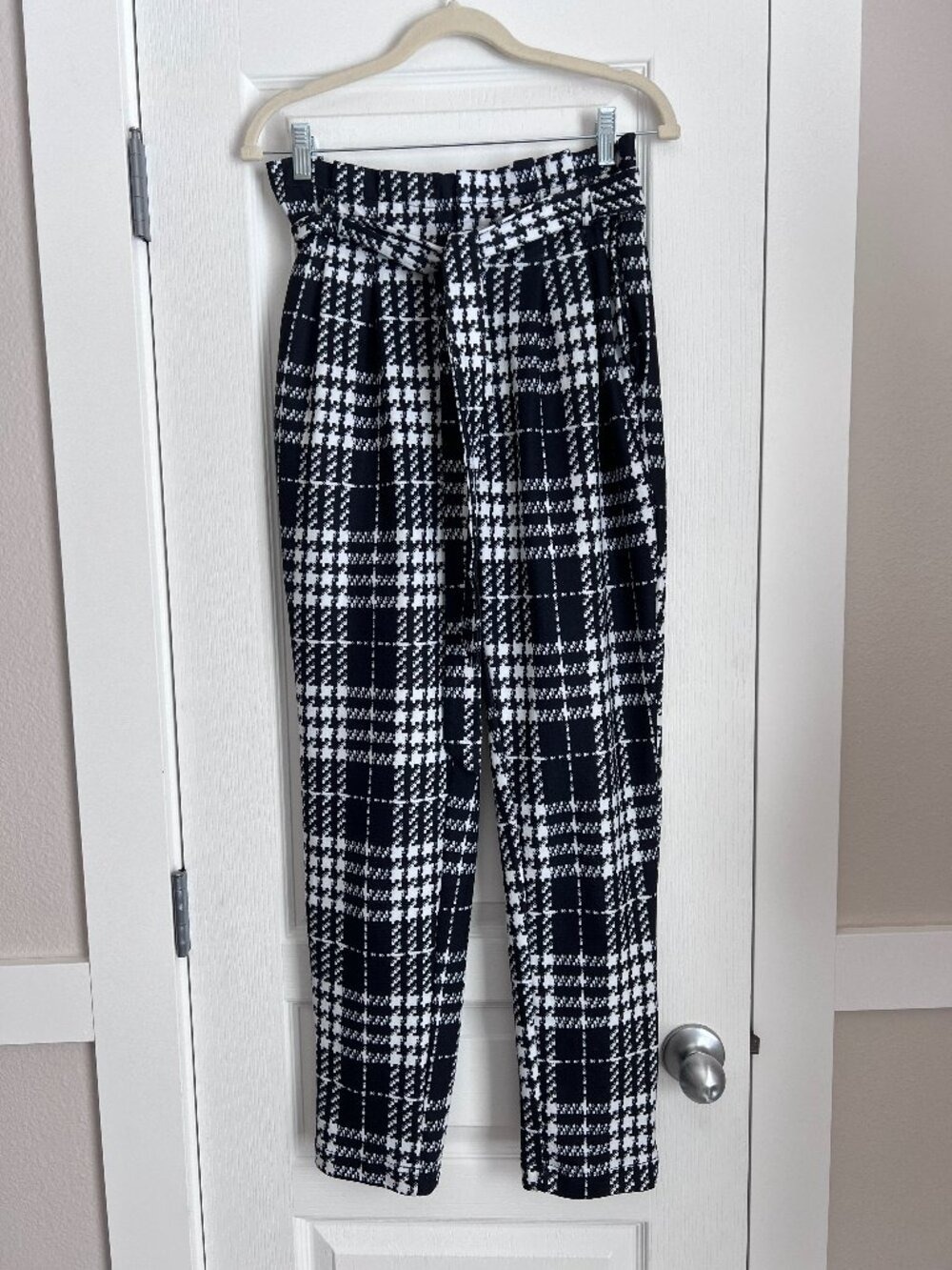 SHEIN Black & White Plaid Paperbag Waist Trousers - Size Large